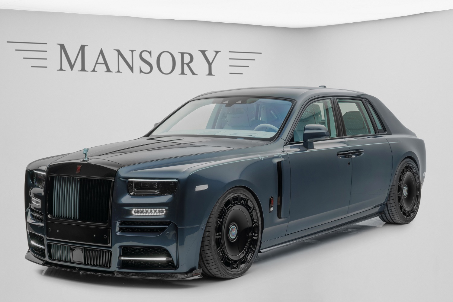 Bất chấp đại dịch người giàu trên thế giới vẫn mua 5586 xe Rolls Royce