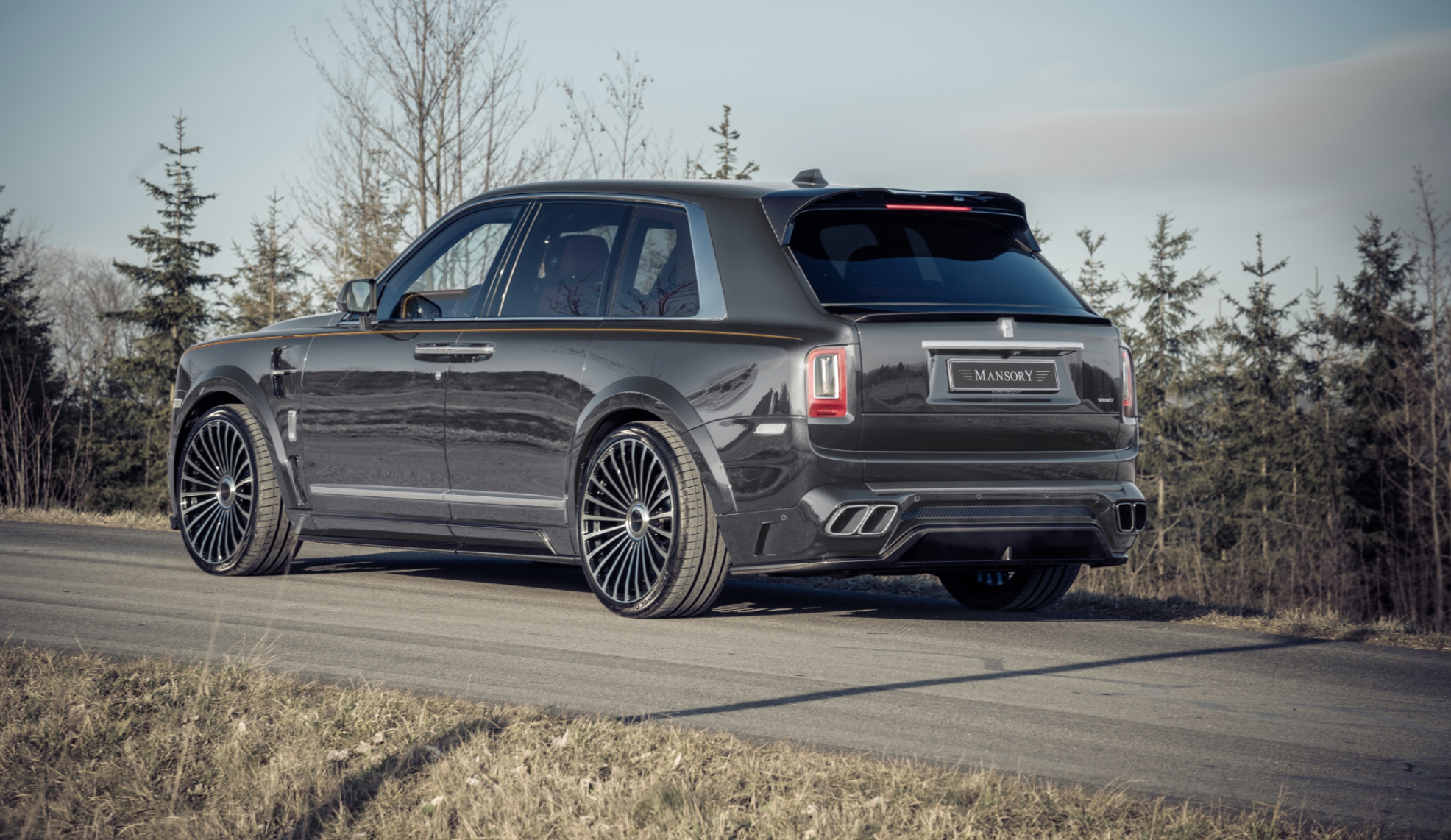 Rolls Royce Cullinan Mansory Black