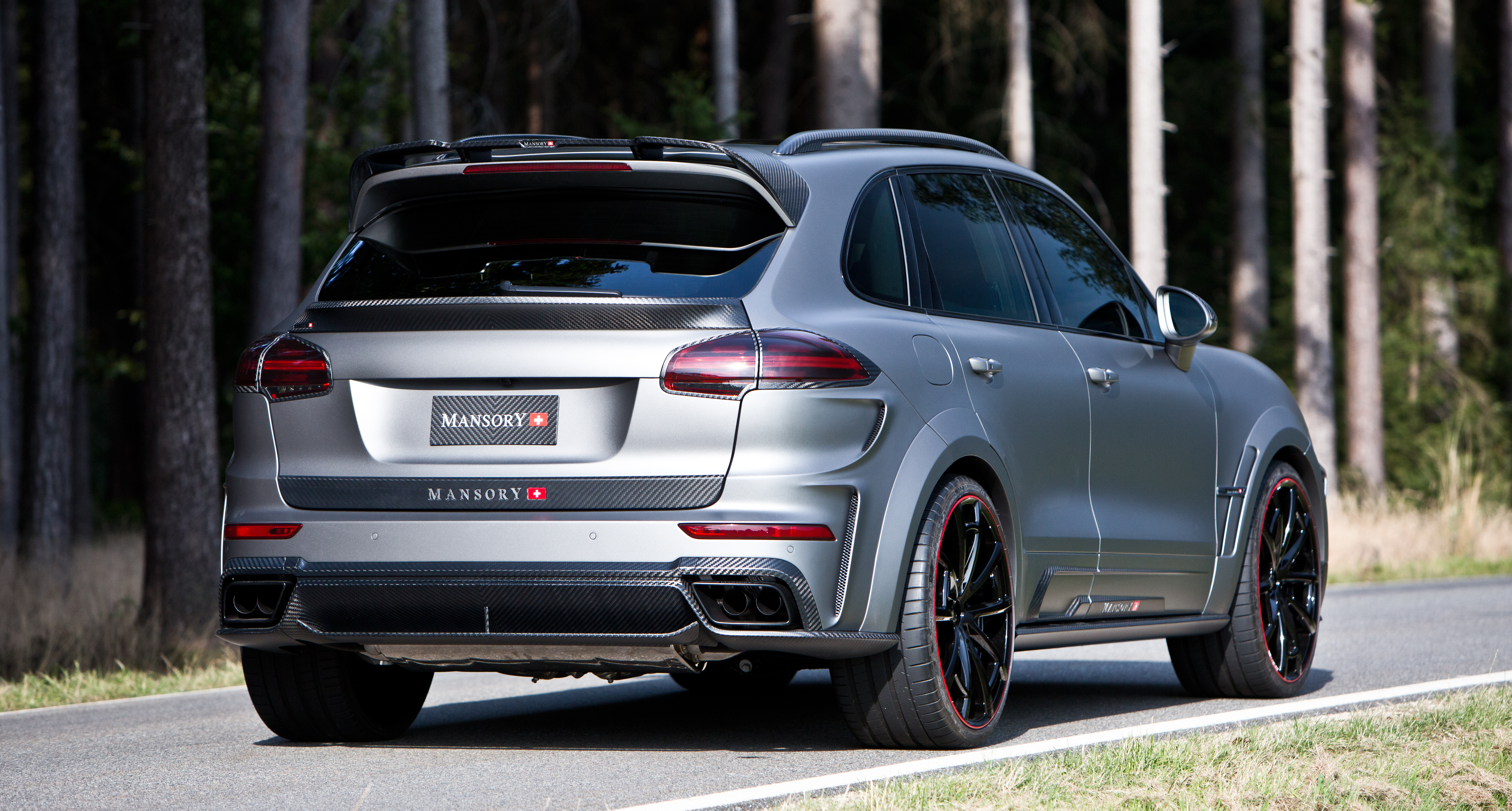 https://www.mansory.com/sites/default/files/styles/fullwidth_image_with_custom_ratio/public/migrated/cars/Cars/porsche/new_cayenne/mansory_porsche_958_new_cayenne_02.jpg?h=69d2f572&itok=alvFdYmf