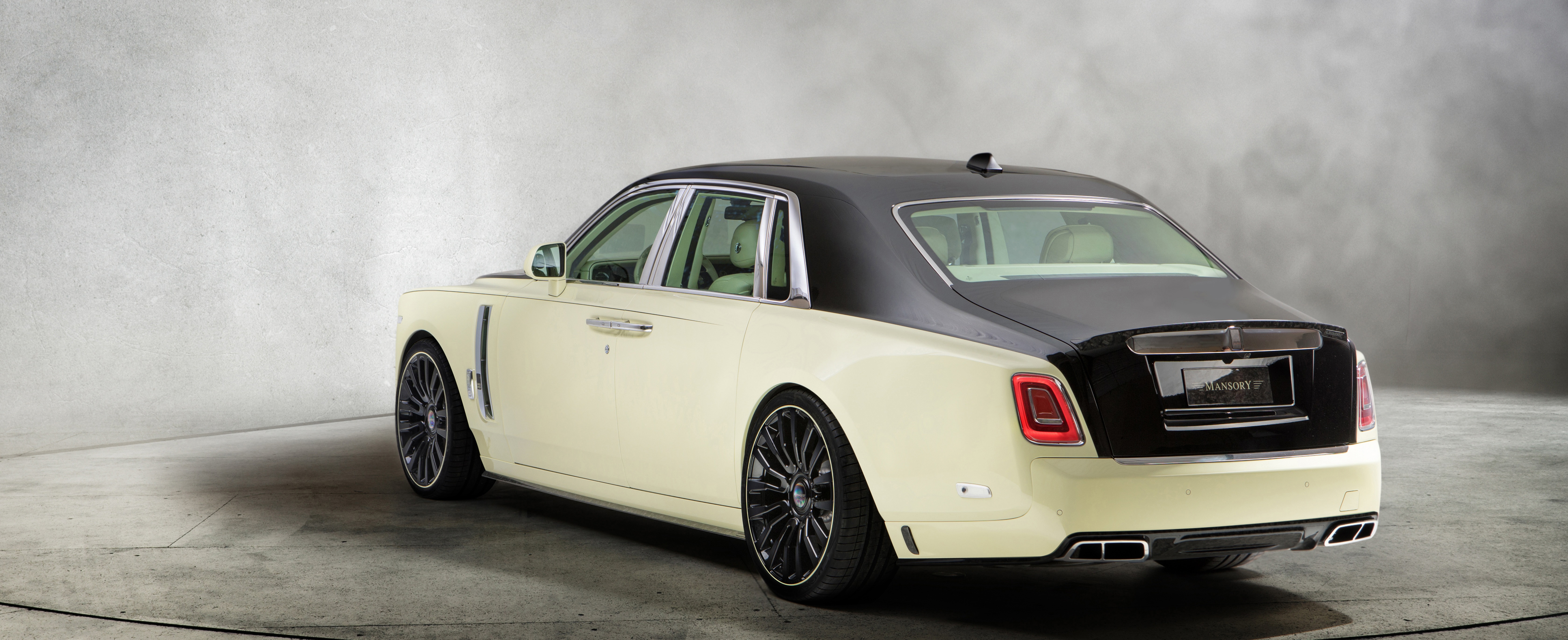 xe Rolls Royce PHANTOM VIII dòng 2023 ra mắt giá bao nhiêu